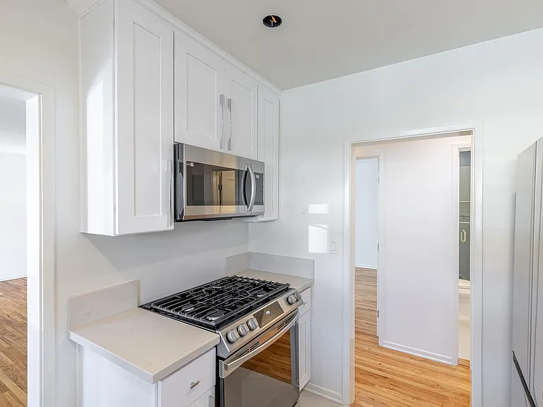 1028 6th St #1026D — Photo 2