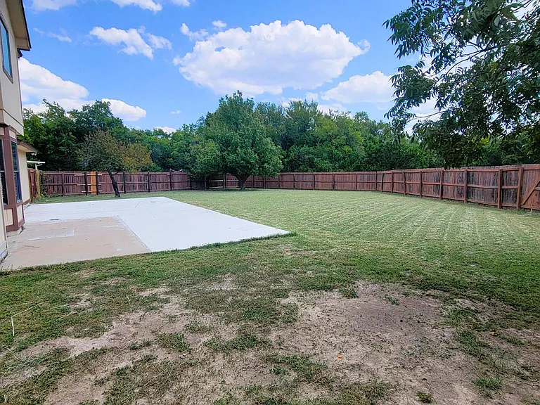 2315 Bernice Cir — Photo 31