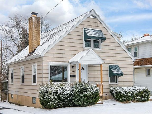 3rd image of 1812 Rosemont Blvd