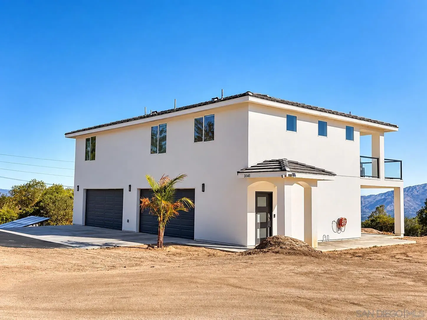 3 bed, 2.0 bath, 1200 sqft, $3,250 — Photo 2