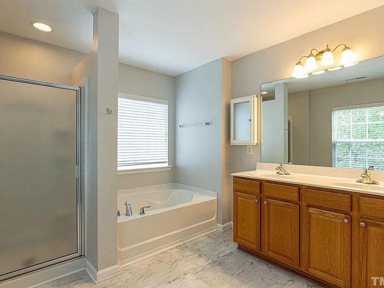 201 Northlands Dr — Photo 24