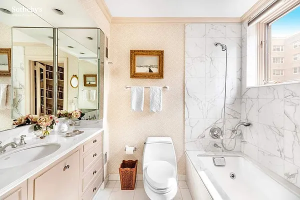 Sold by Sotheby's International Realty | media 6