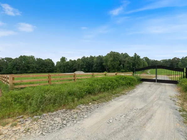 1080 Oak Grove Rd, McMinnville, TN 37110