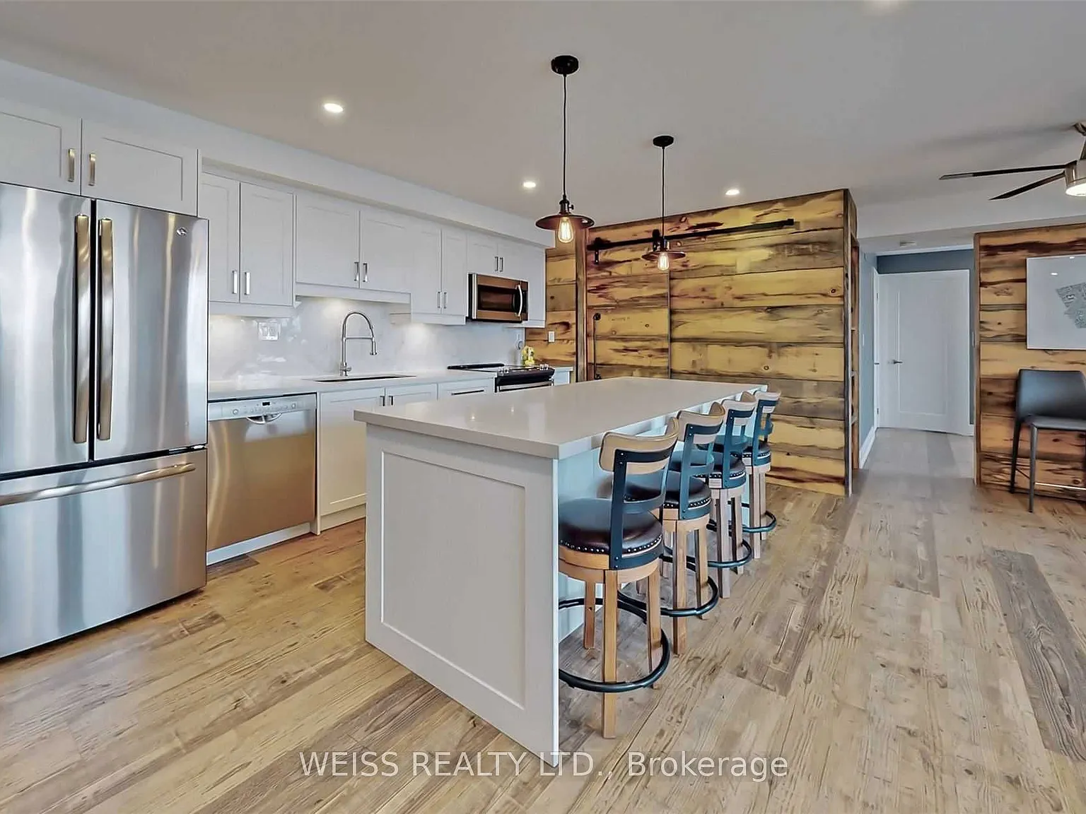 3 bed, $2,950 — Photo 3