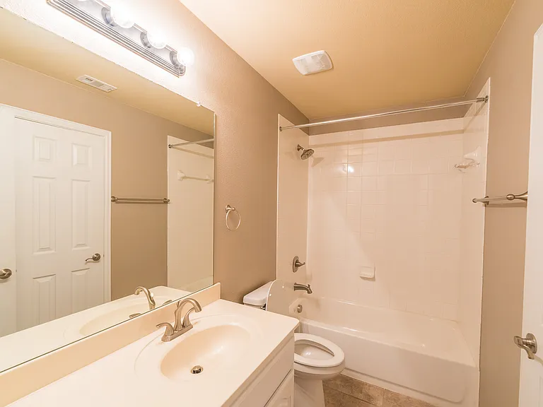918 Witherby Ln — Photo 25