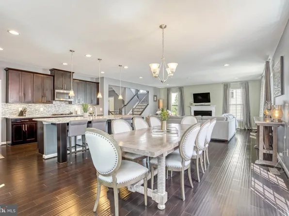 4424 Weejun Loop, Woodbridge, VA 22192