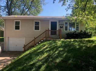 2303 NE 64th St, Kansas City, MO 64118
