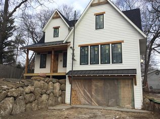 690 Carver Beach Rd, Chanhassen, MN 55317