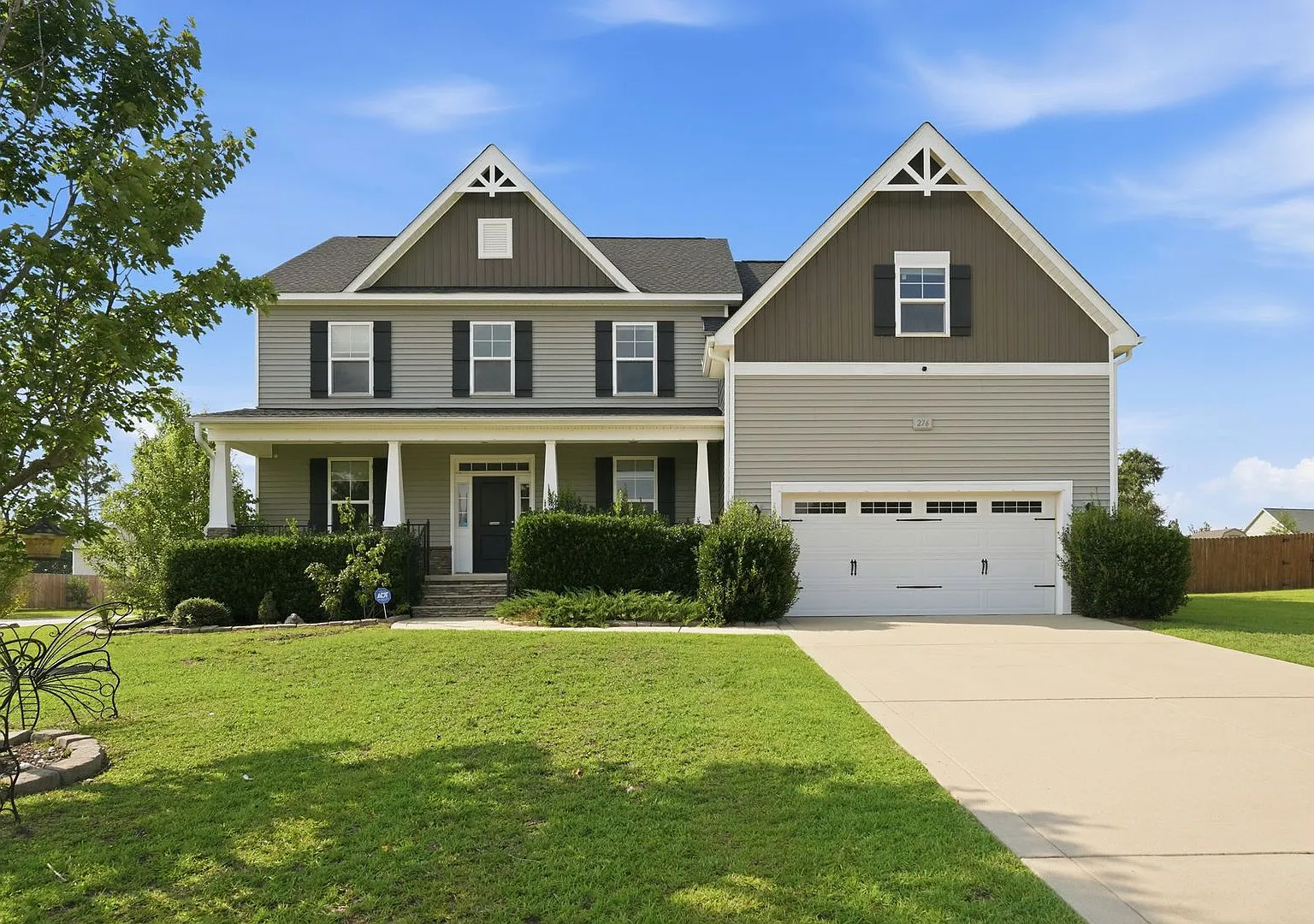 Spacious 4-Bedroom Home with Bonus Room in Sinclair — Photo 1
