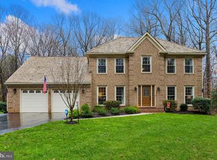 6807 Spout Ln, Fairfax Station, VA 22039