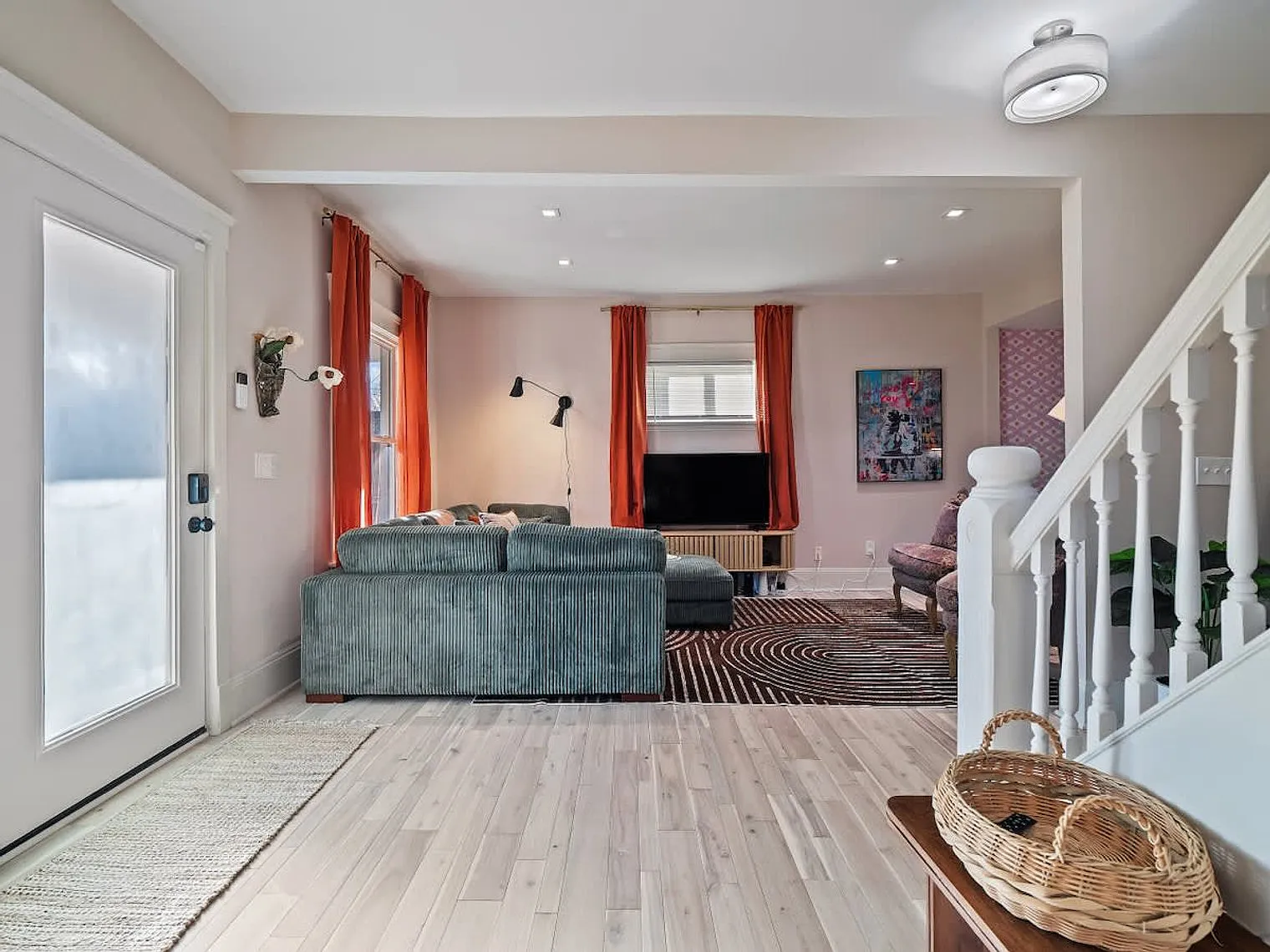 4 bed, 2.0 bath, 1614 sqft, $5,815 — Photo 3
