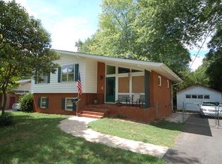 2032 Emerywood Dr, Charlotte, NC 28210