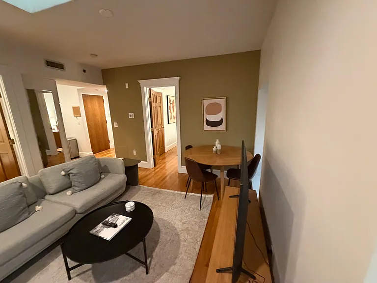 12 Derne St #4 — Photo 4