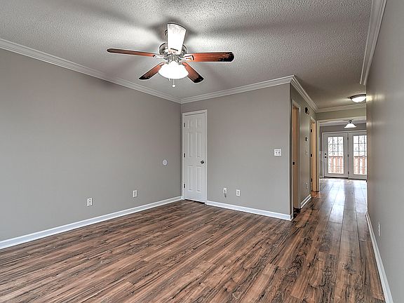 5th image of 251 Hunter Hills Cir