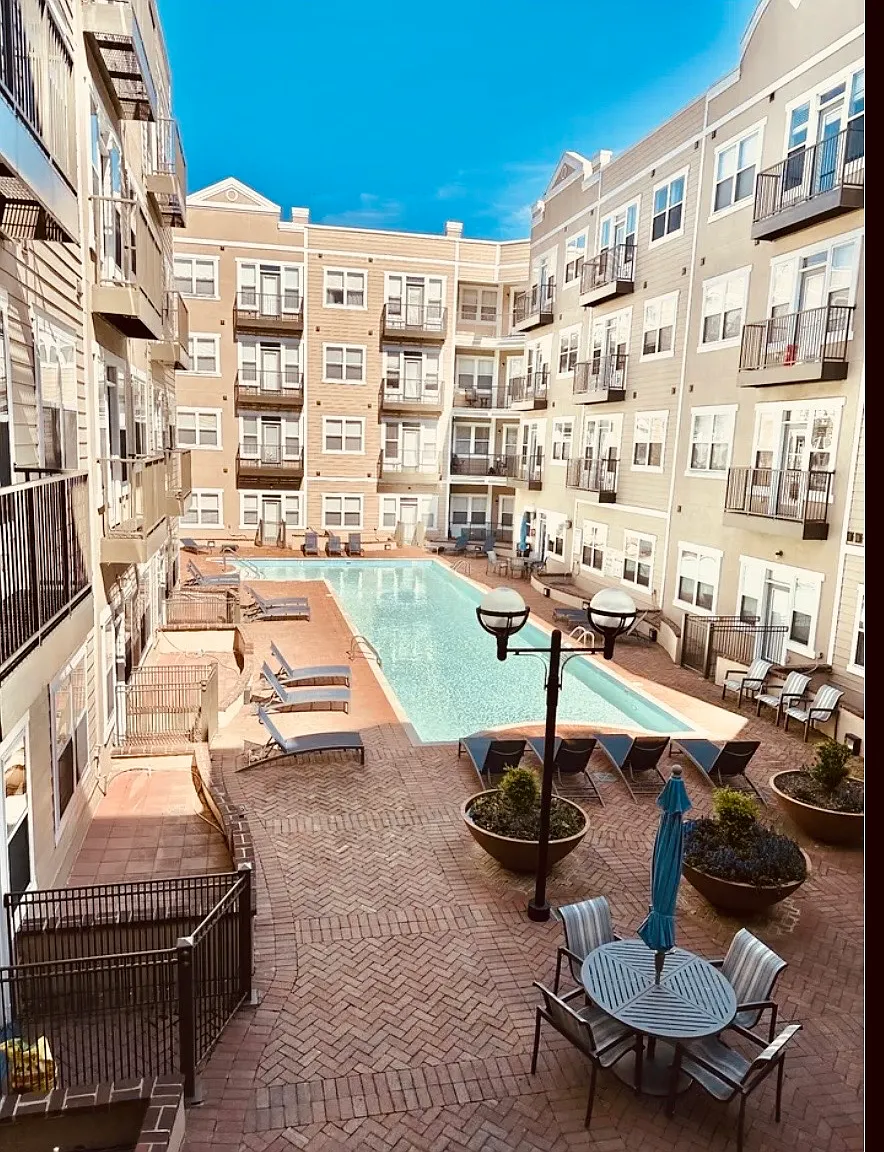 2 bed, 1144 sqft, $2,600 — Photo 3