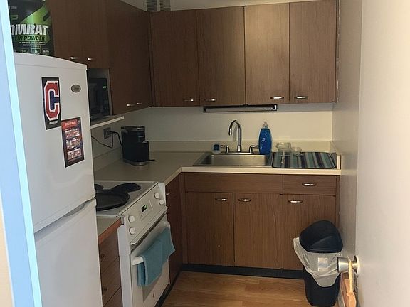 4th image of 2626 N Lakeview Ave APT 1710