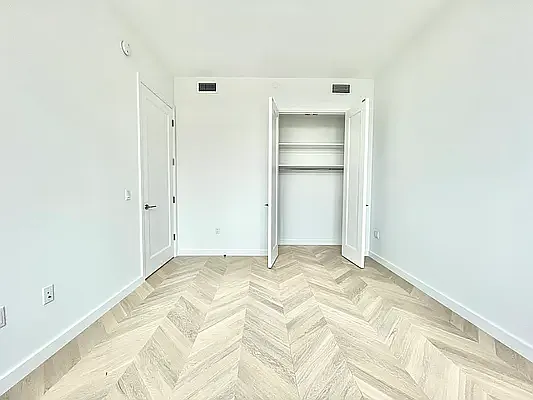 29-18 41st Ave #14B — Photo 6