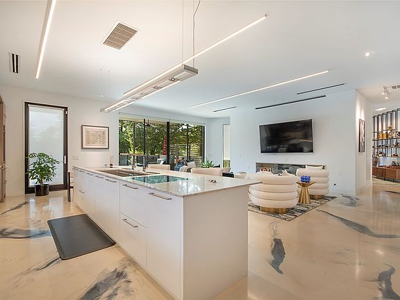 3rd image of 60 Vanguard Way