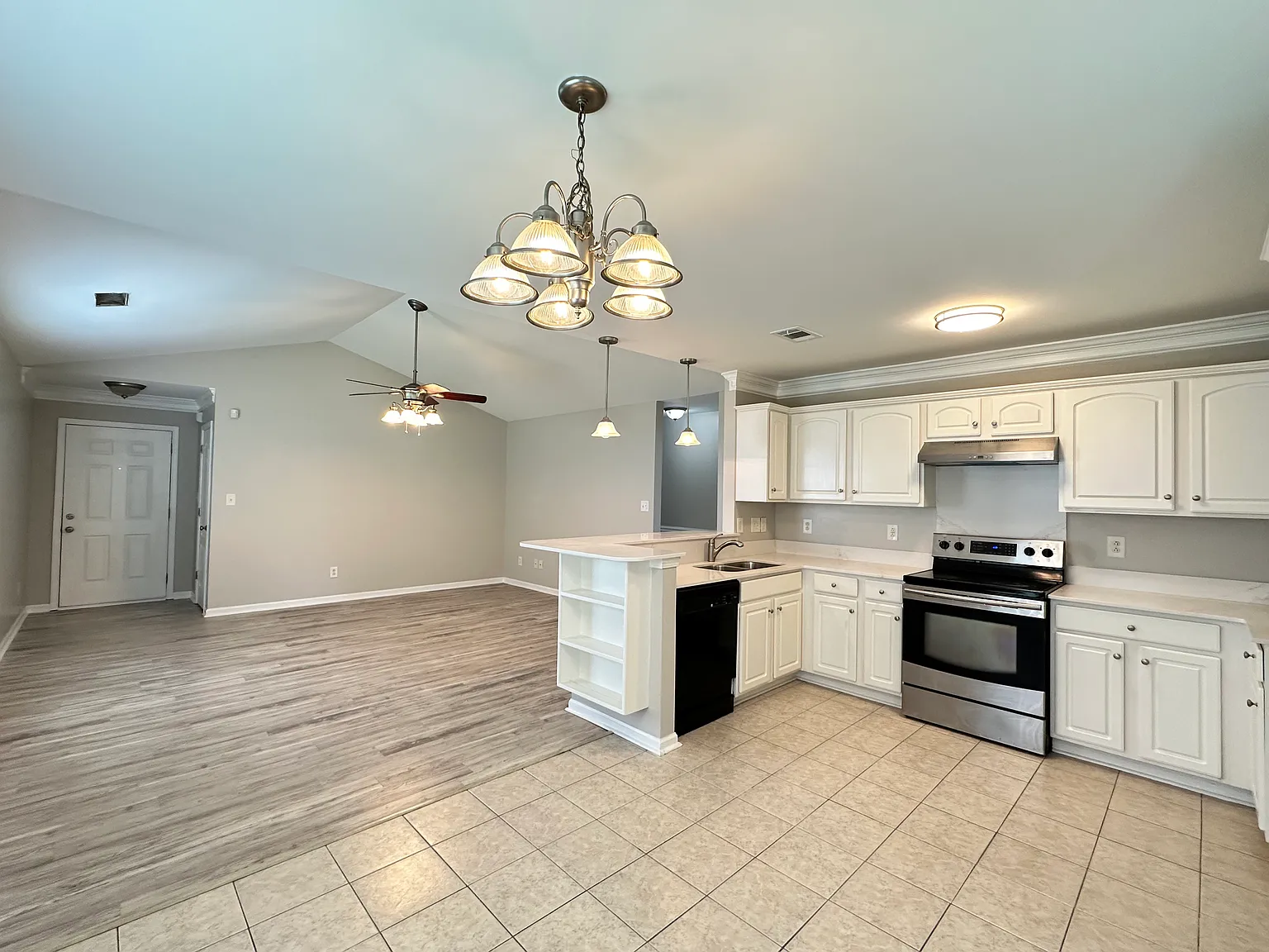 860 Raindrops Rd — Photo 2