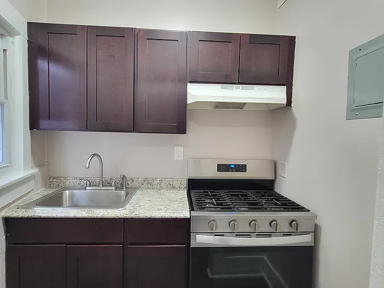 2421 N Calvert St #C — Photo 2