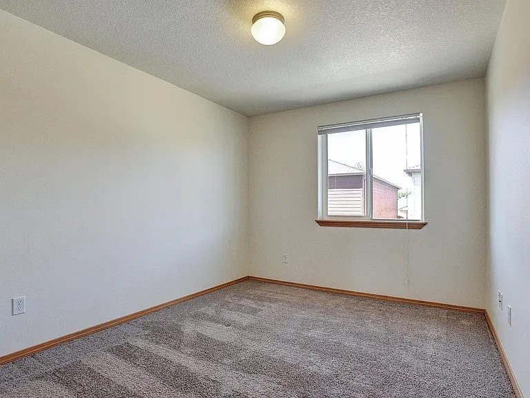 2215 Sam Parrett Dr — Photo 30