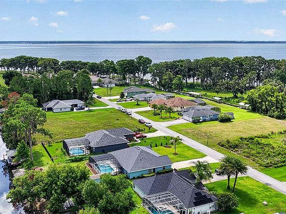 4th image of 12037 Eagle Point Ct