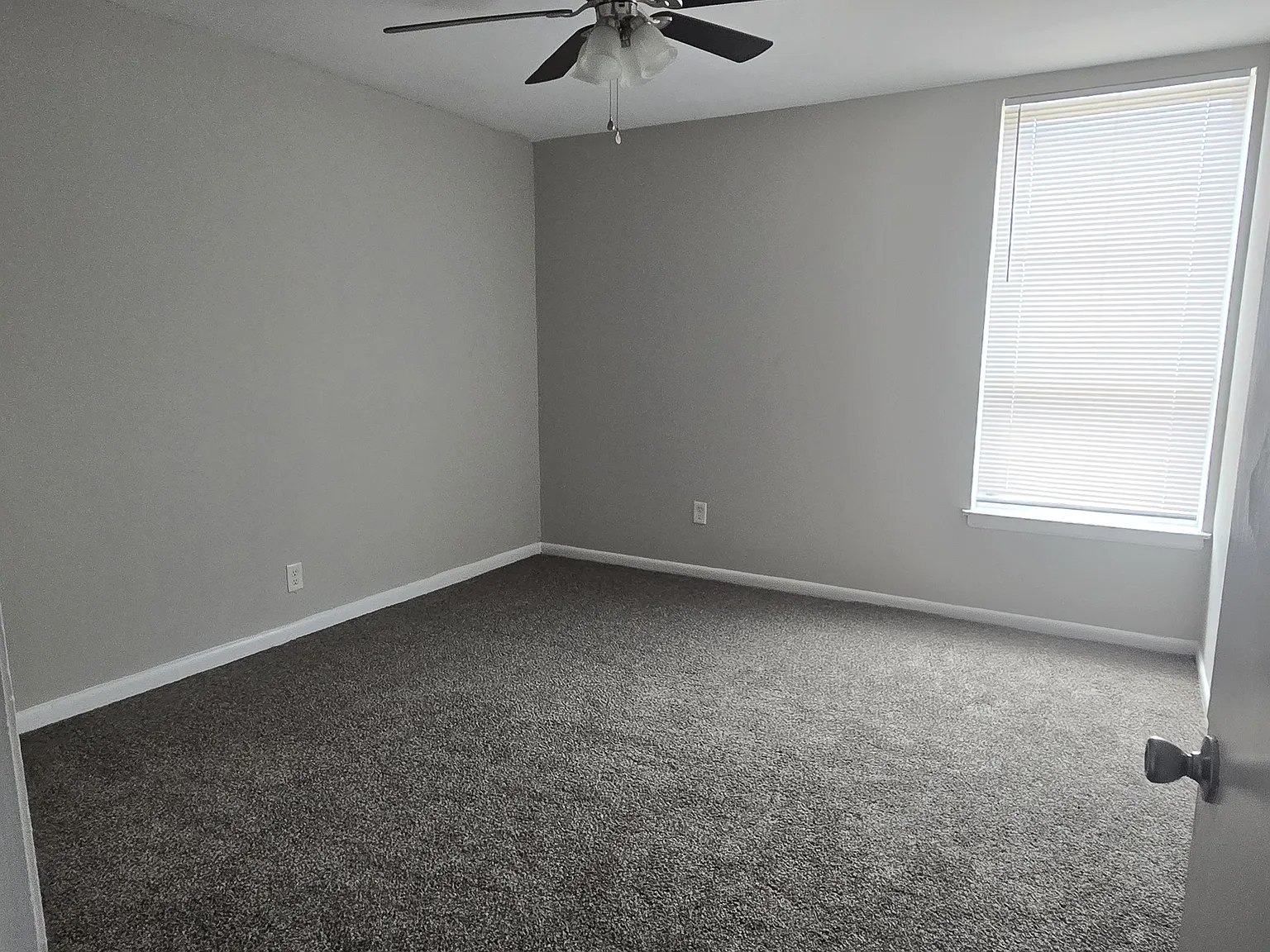 2 bed, 880 sqft, $1,000 — Photo 3