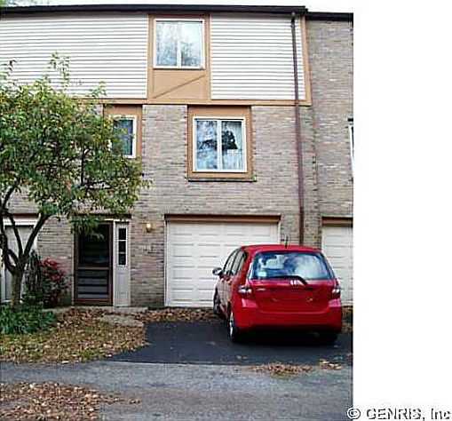 1st image of 121 Woodridge Xing