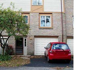 121 Woodridge Xing, Henrietta, NY 14467