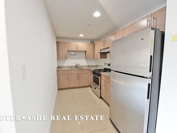 4th image of 203 E 121st St APT 406