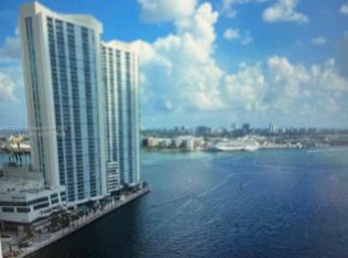 325 Biscayne Blvd #2120, Miami, FL 33130