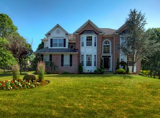 5 Dorset Dr, Hackettstown, NJ 07840