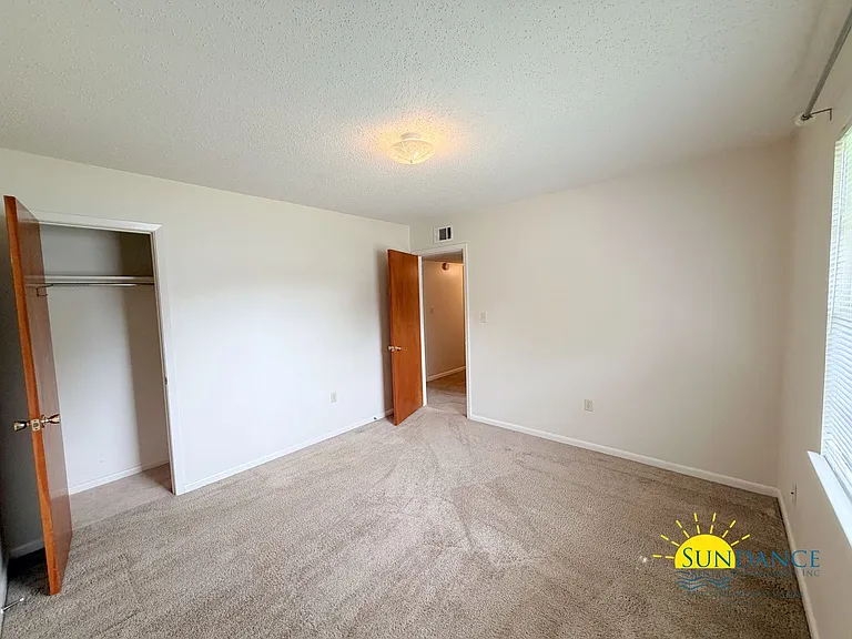 11 Oak Ln — Photo 18