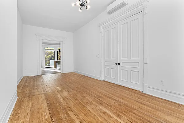 Rented by Compass | media 7