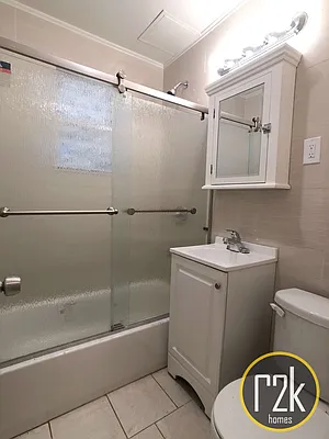 Rented by Realty 2000 Corp | media 36