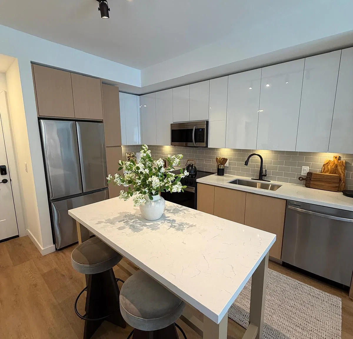 1 bed, 615 sqft, $2,499 — Photo 1
