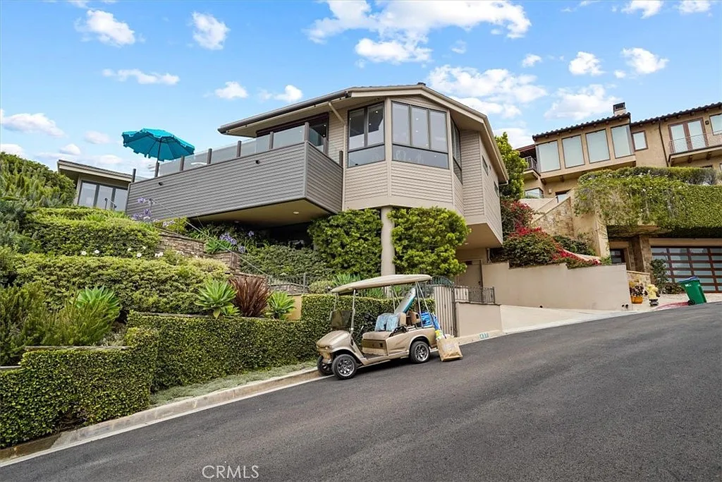3 bed, 2.5 bath, 2800 sqft, $25,000 — Photo 1