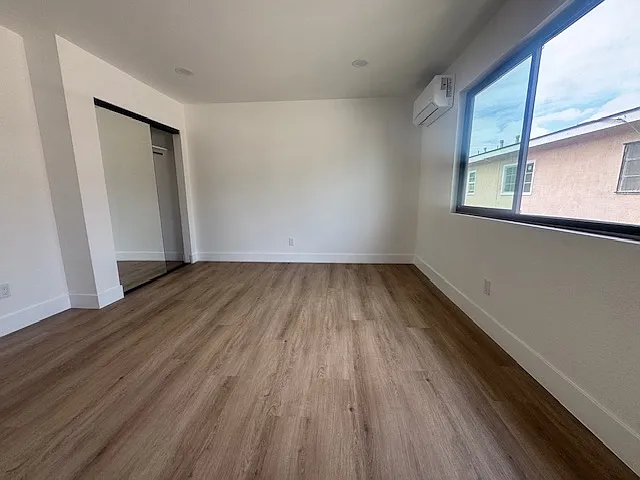 2668 Randolph St — Photo 25