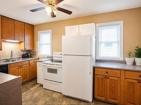4th image of 1081 Rankin Ave