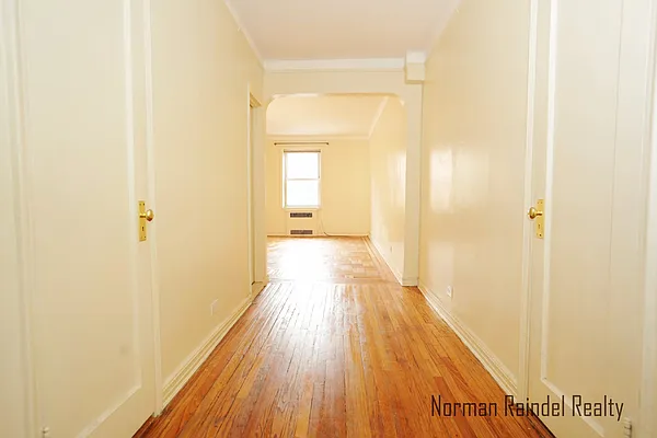 Rented by Norman Raindel, LREB | media 2