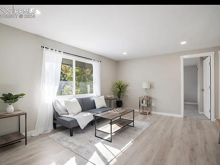 1188 Commanchero Dr — Photo 3
