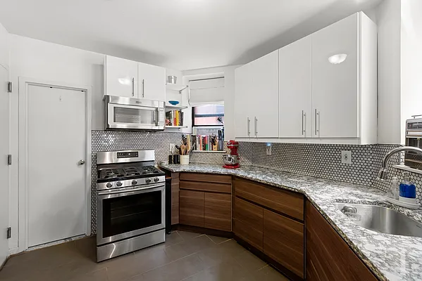 Sold by Compass | media 16