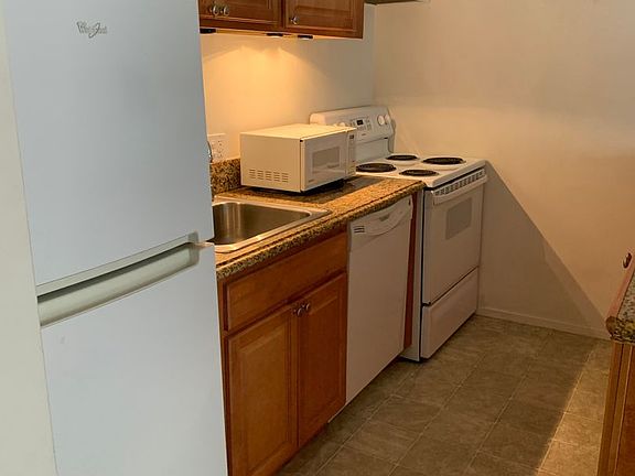 3rd image of 3726 Broderick St APT 6