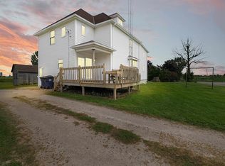 N6111 Hillcrest Rd, Fond Du Lac, WI 54937