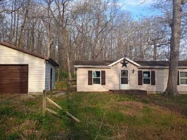 12348 N Ring Ln, Woodlawn, IL 62898