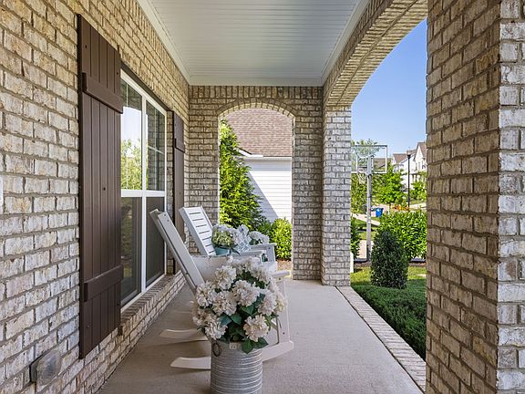 5th image of 4084 Foxglove Farm Dr