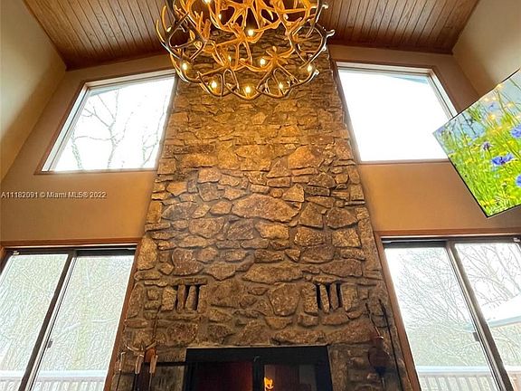 3rd image of 722 Phacelia Ln