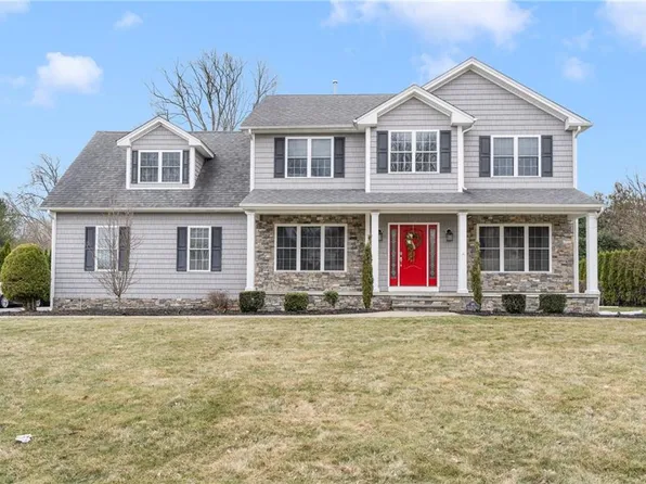 140 Twin Birch Dr, Cranston, RI 02921