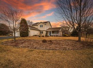 2260 Manuela Dr, Chaska, MN 55318