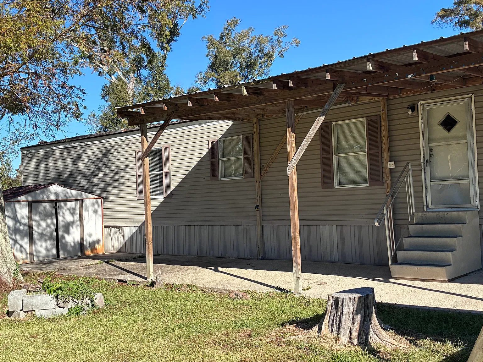3 bed, 1280 sqft, $1,350 — Photo 2